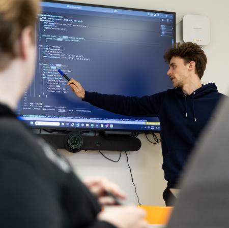 Cloud hosting from A to Z Cloud hosting from A to Z